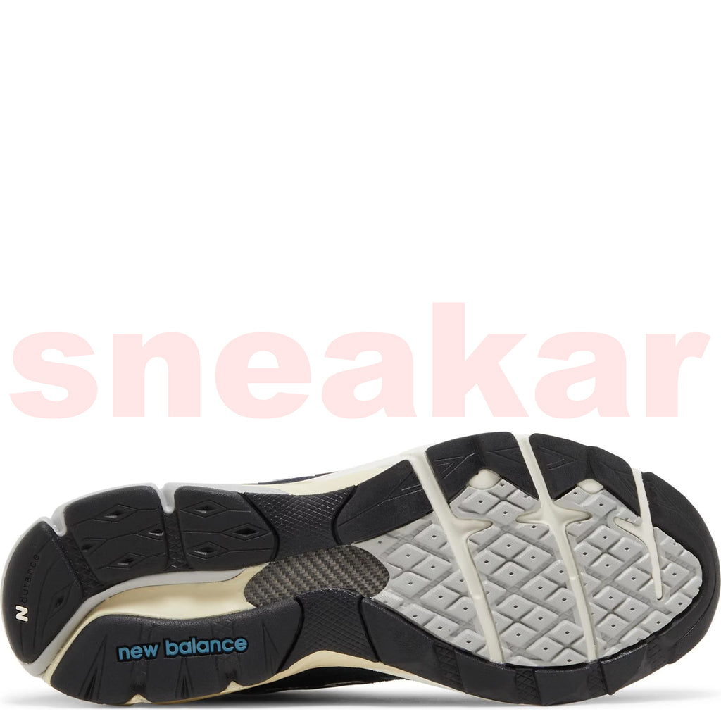 [M990TE3] New Balance Mens MADE BY TEDDY SANTIS M990TE3