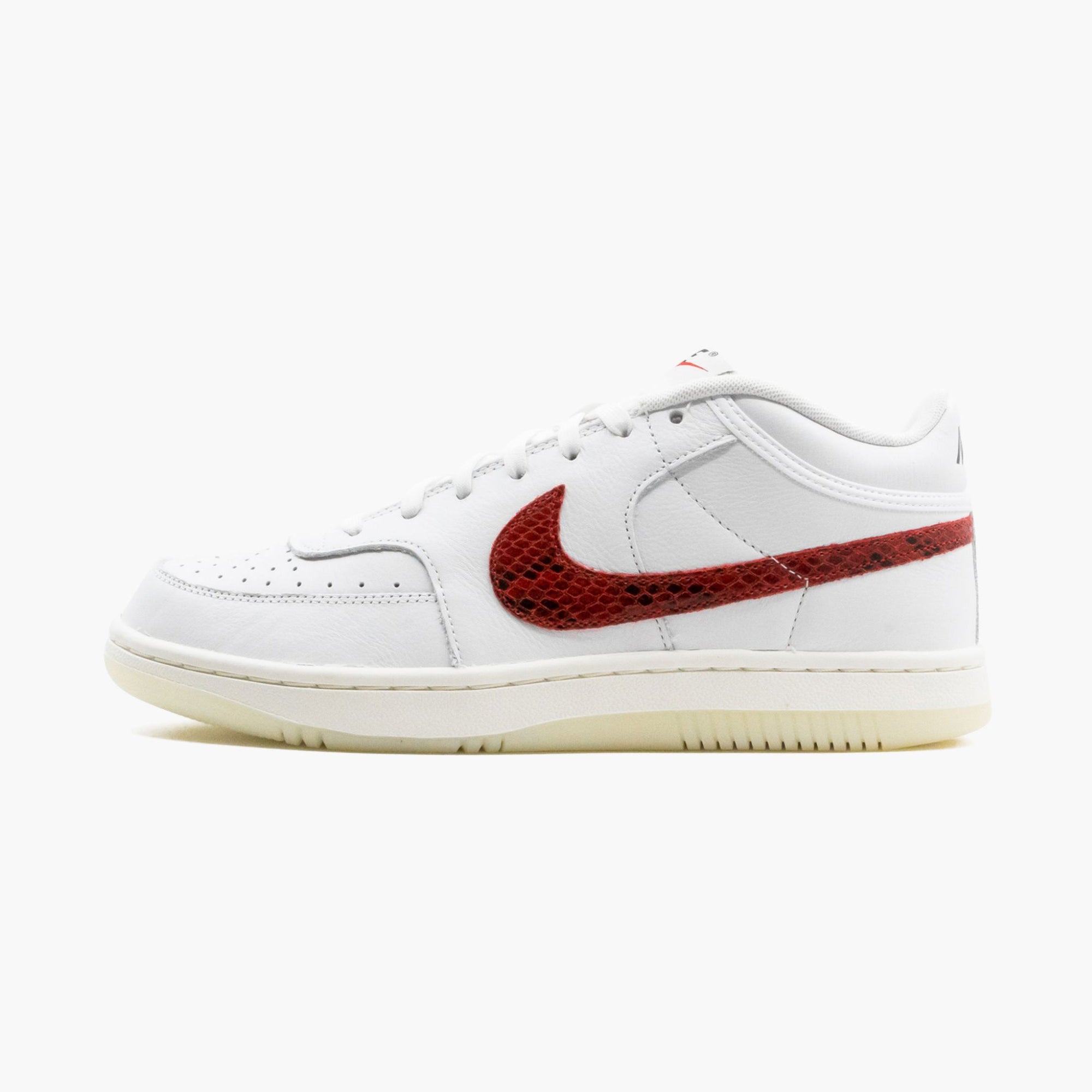 [CW7074-100] Mens Nike Sky Force 3/4