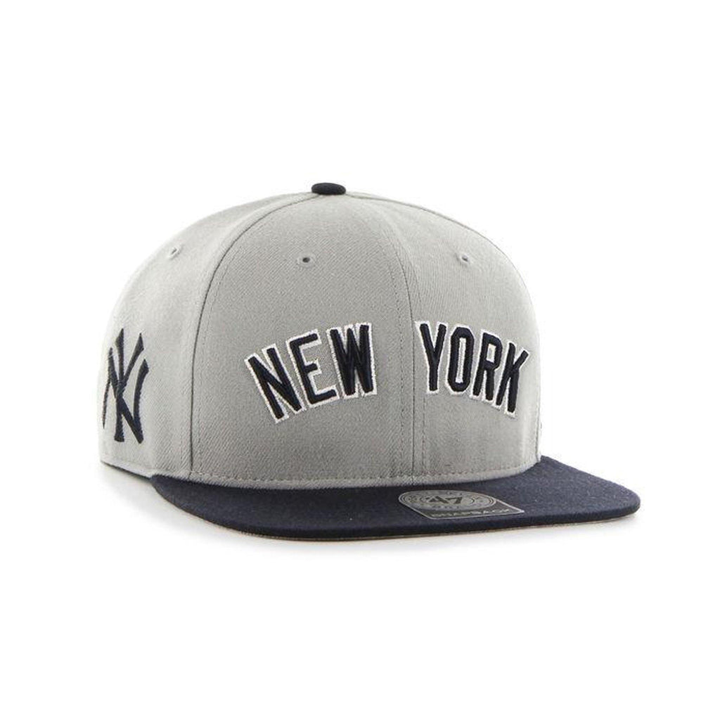Mens 47 Brand NY Yankees Captain Snapback - Grey/Black - sneakAR