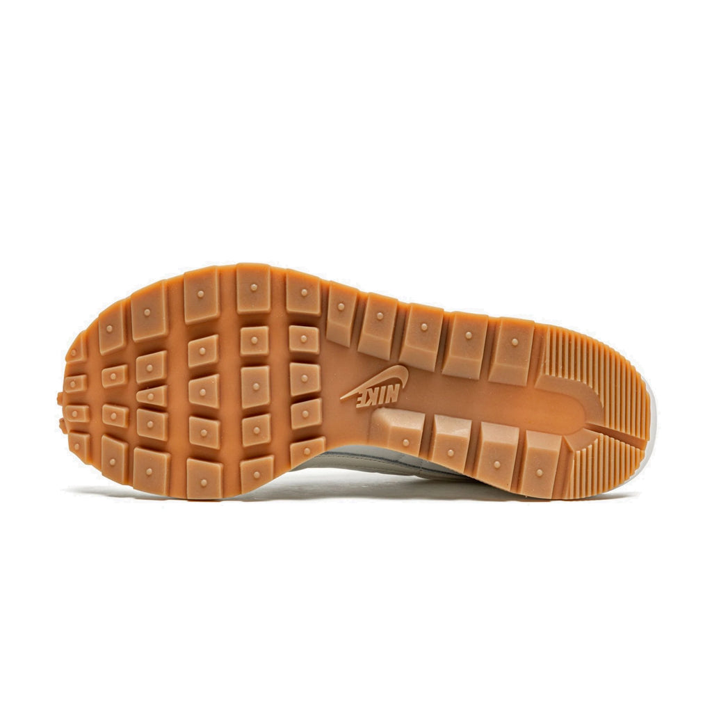 [DD1875-100] Mens Nike Vaporwaffle