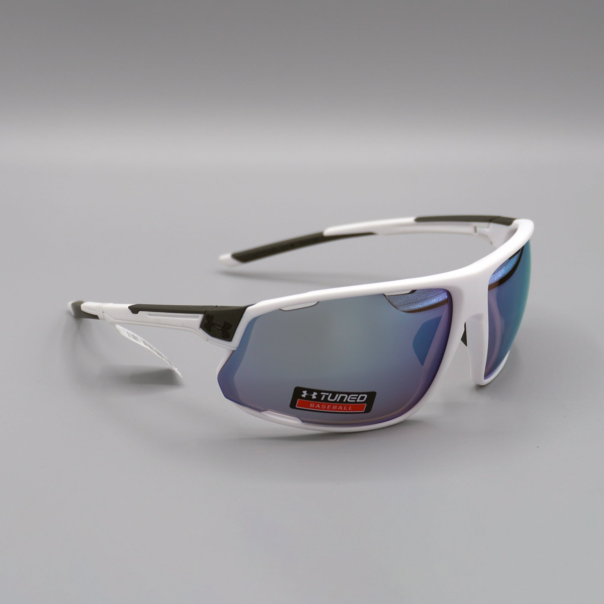 [8650108-110664] Under Armour Strive Sunglasses