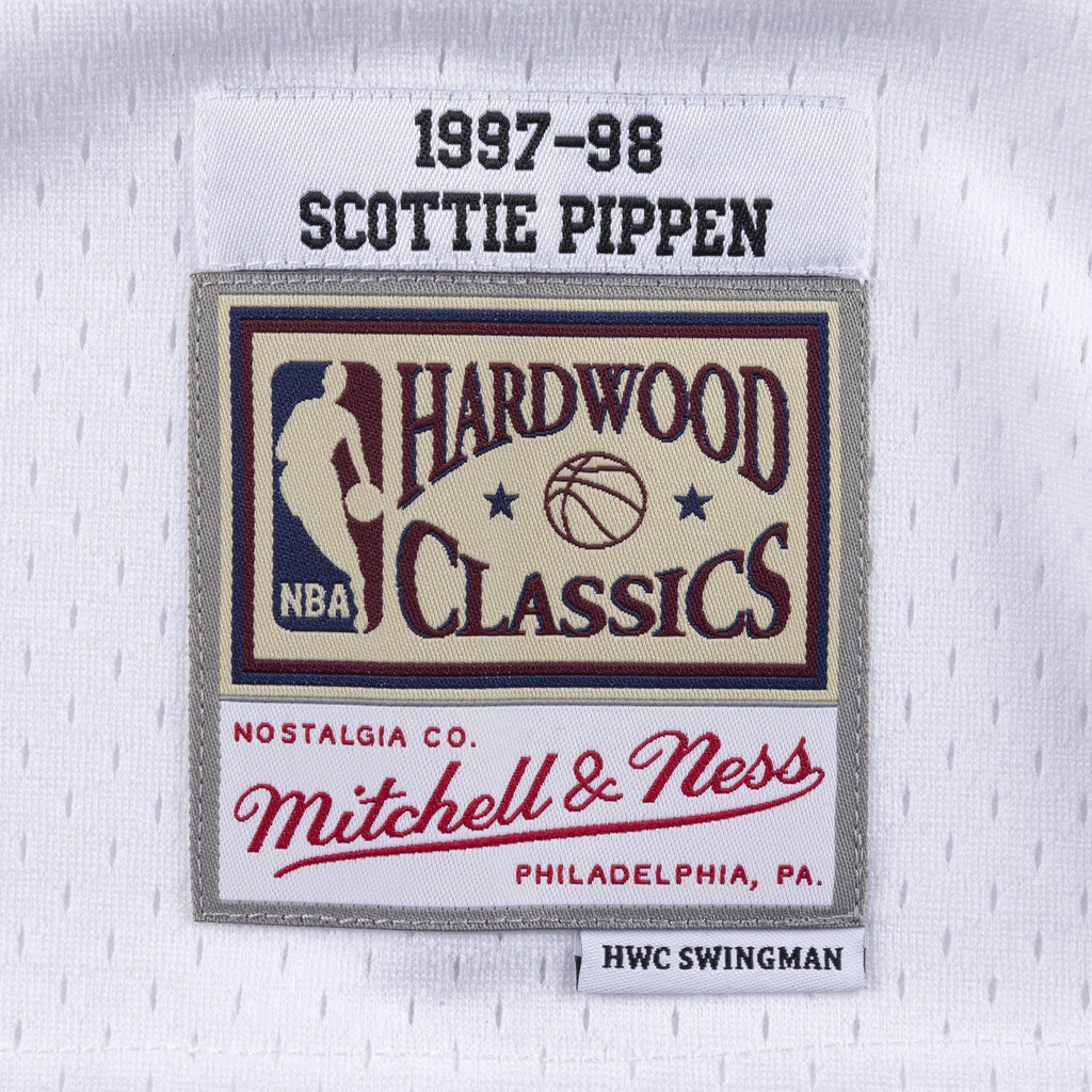 Mens Mitchell & Ness NBA Home Swingman Jersey Chicago Bulls 97-98 Scottie Pippen