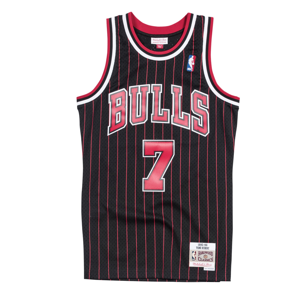 Mens Mitchell & Ness NBA Swingman Jersey Bulls 95-96 Toni Kukoc