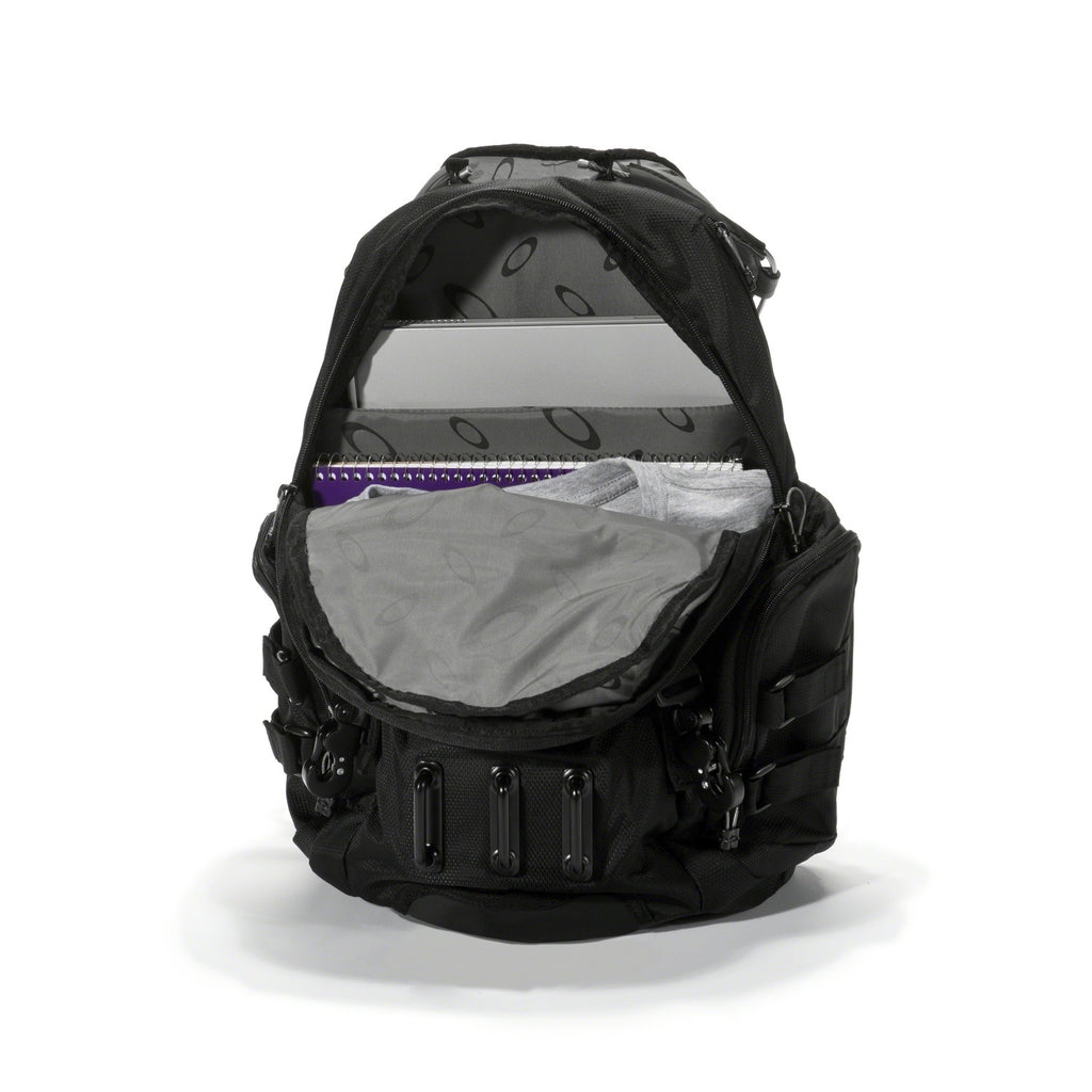 [92356-013] Mens Oakley Bathroom Sink Backpack