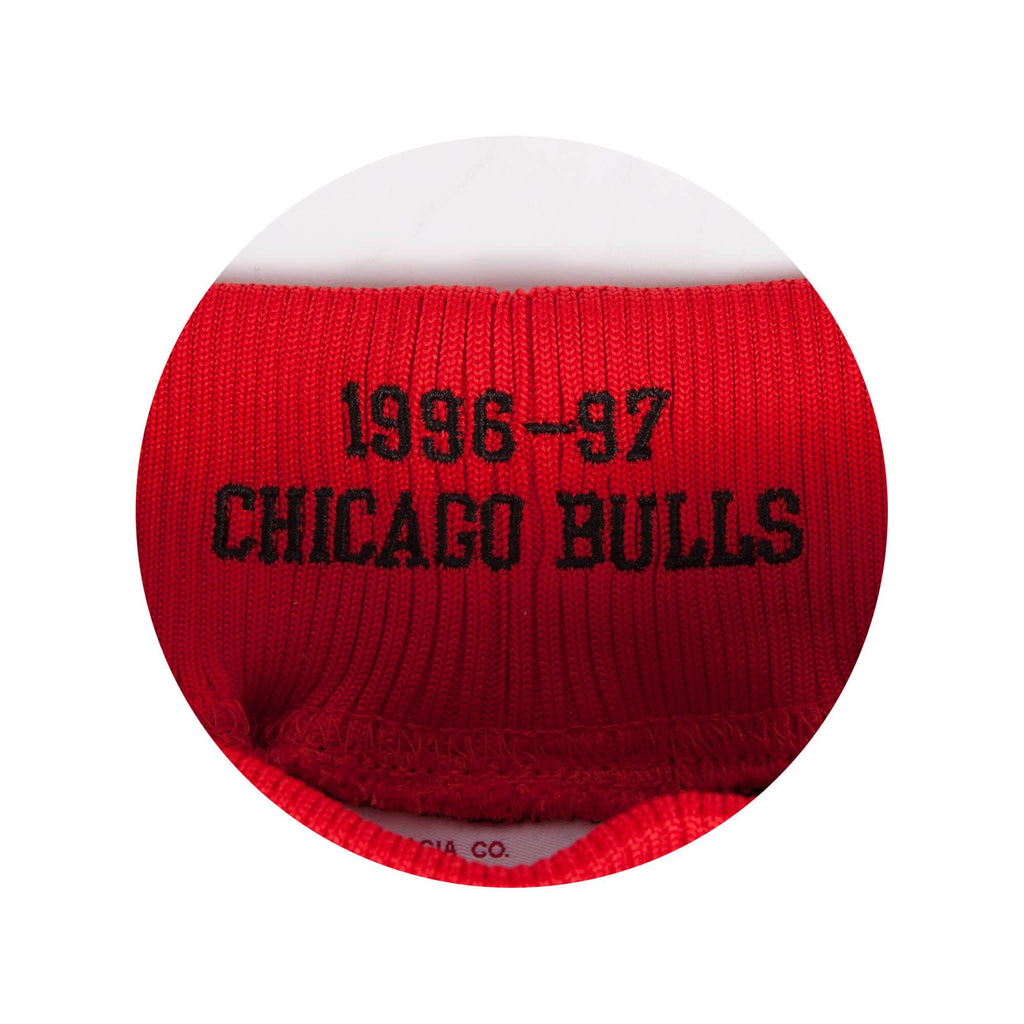 Mens Mitchell & Ness NBA AUTHENTIC ALTERNATE SHORTS - CHICAGO BULLS 96-97