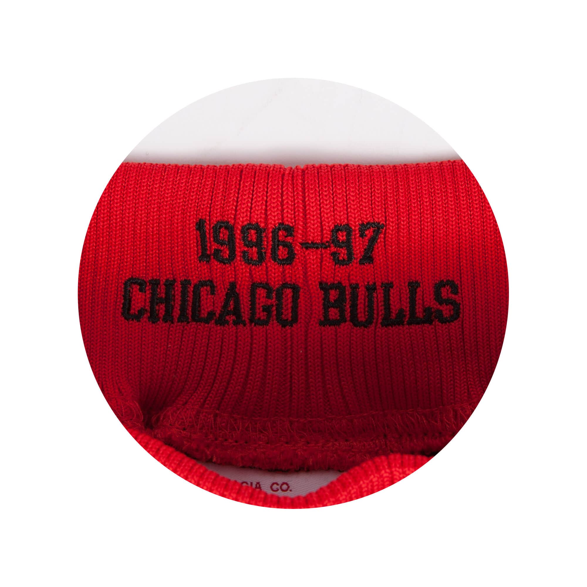 Mens Mitchell & Ness NBA AUTHENTIC ALTERNATE SHORTS - CHICAGO BULLS 96-97