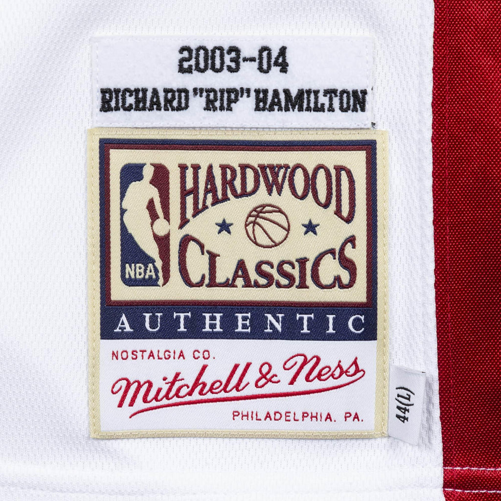 Mens Mitchell & Ness NBA Detroit Pistons Home Finals 2003-04 Richard Hamilton - sneakAR