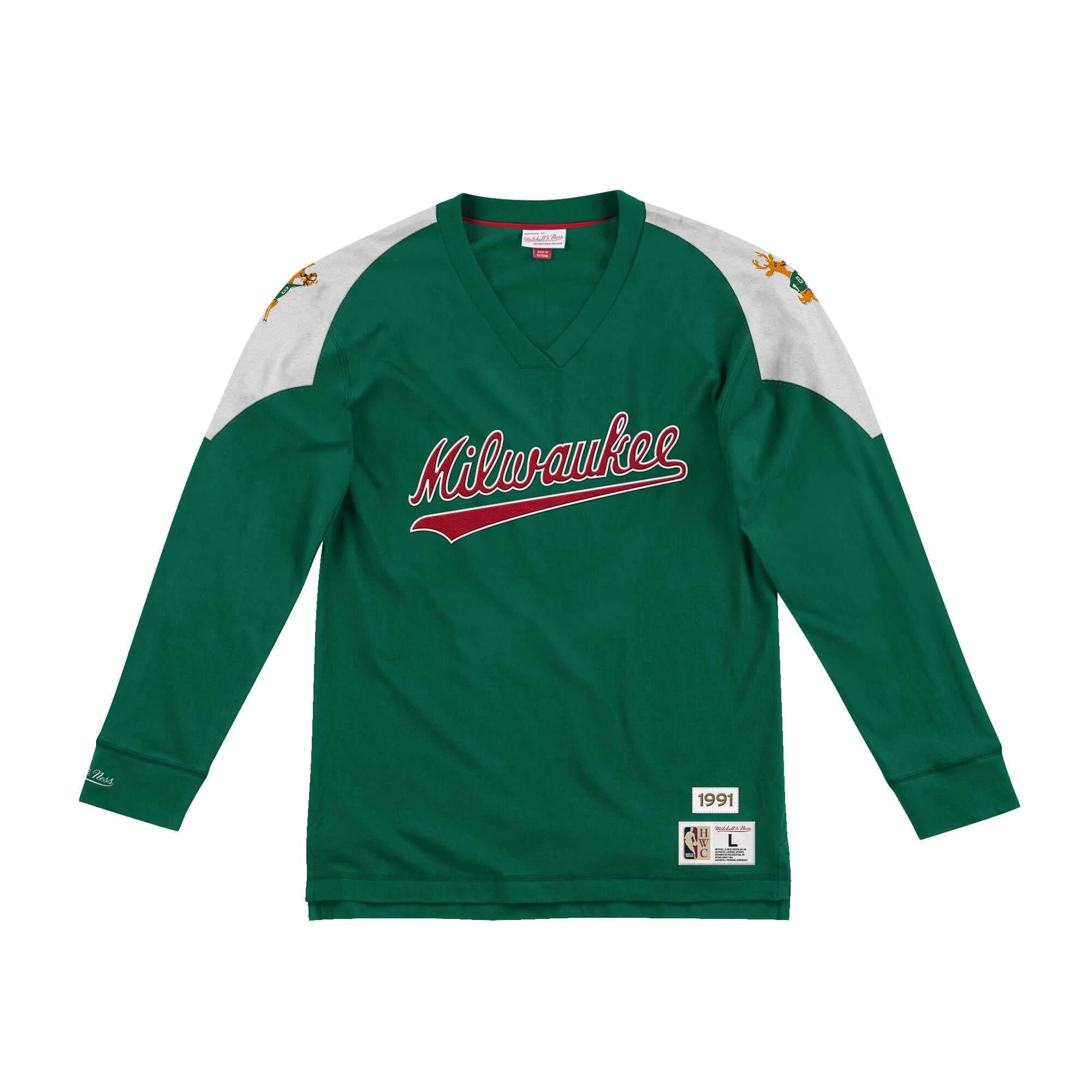 [LNSLDF18022-MBUKYGN] Mens Mitchell & Ness NBA Team Inspired Long Sleeve Bucks - sneakAR