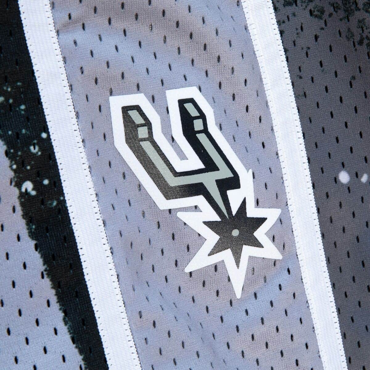 Mens Mitchell & Ness NBA HYPER HOOPS SWINGMAN SHORTS - SAN ANTONIO SPURS 1998